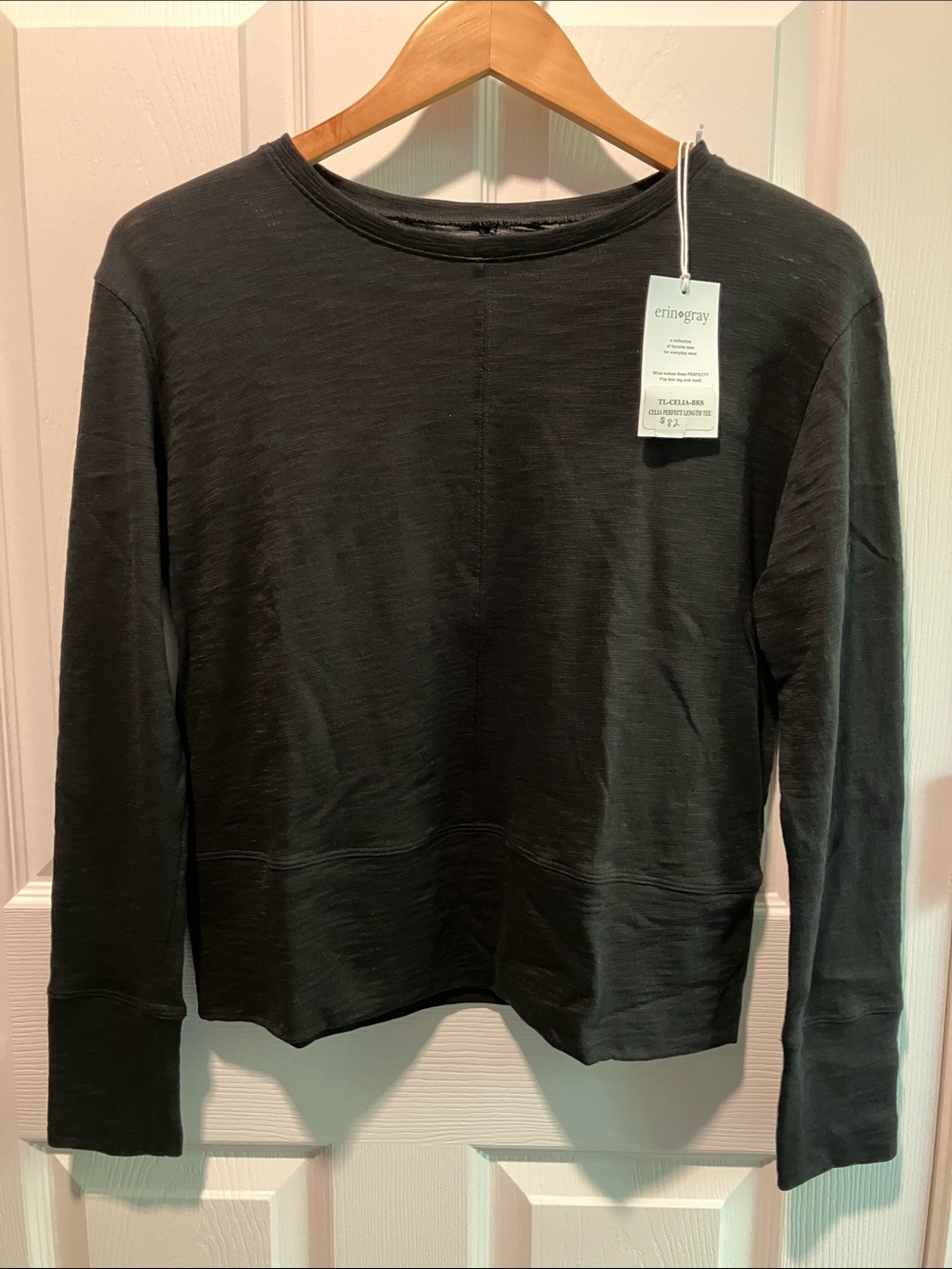 Erin Gray Celia perfect length tee , new with tags , size small , black
